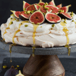 pavlova aux figues fraîches dessert meringue croustillante sucre glace