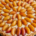 Tarte à la mirabelle avec crème d'amandes à la vanille dorée élégante