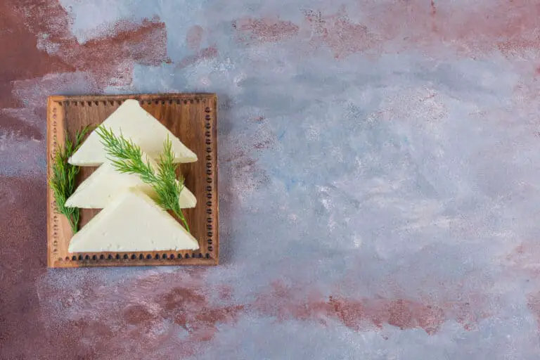 Sapin Feuilleté à la Vétchinka et au Fromage