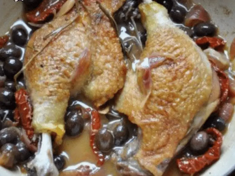 Canard Braisé aux Olives, Tomates Séchées et Romarin