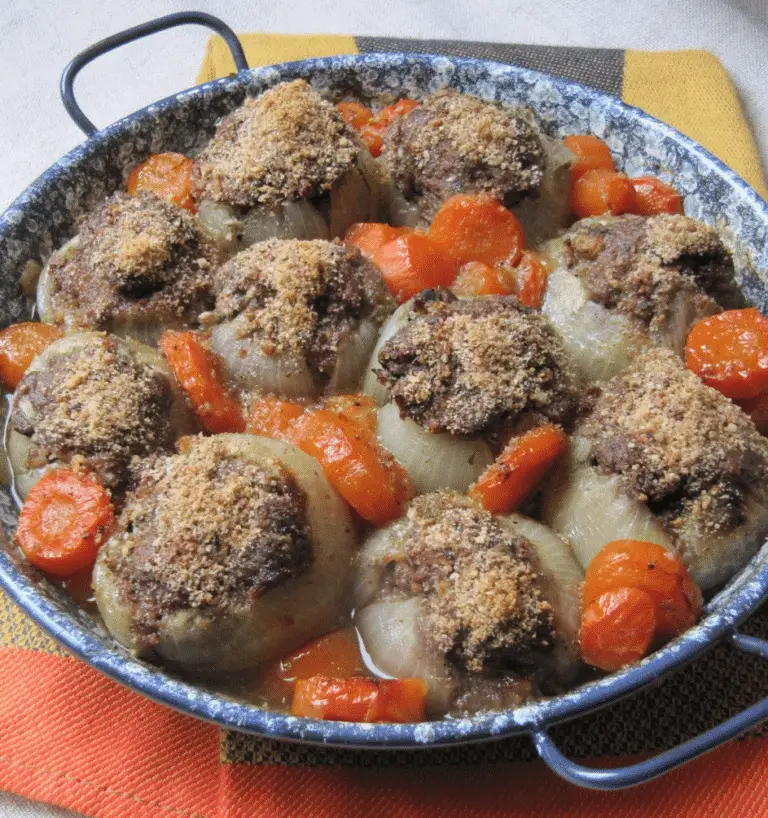 Oignons Farcis au Bœuf et Carottes