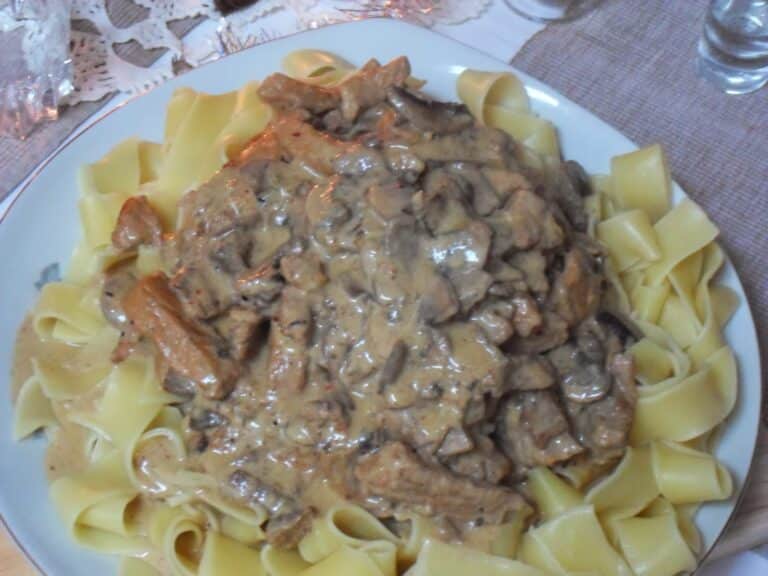 Porc Stroganoff