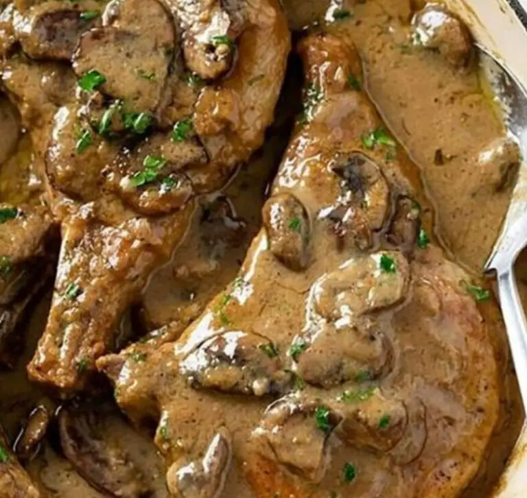 Côtelettes de Porc aux Champignons à la Crème: Un Classique Réinventé