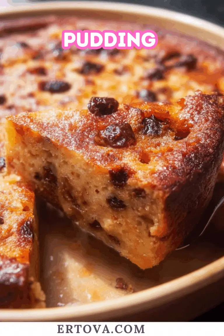 Pudding au Pain, Raisins Secs et Rhum : L’Art du Gâteau de Récup’ Généreux et Moelleux