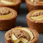 Mini gâteaux sains aux flocons d'avoine et pommes dorés healthy