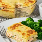 Pâté saumon sans croûte gratiné plat céramique fromage doré présentation familiale