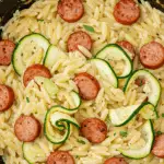 Orzo crémeux aux saucisses et courgette sauce veloutée italien