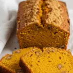 Cake à la patate douce santé moelleux avec couleur orange naturelle