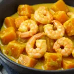 Curry de potiron aux crevettes crémeux sauce coco appétissant