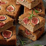 Gâteau châtaigne figues romarin carrés rustique méditerranéen