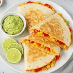 Quesadillas veggie poivron cheddar dorées croustillantes guacamole mexicaines