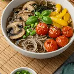 Soupe nouilles soba champignons japonaise authentique bol fumant