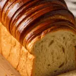 Pain brioché yaourt moelleux doré texture cotonneuse fondante