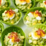 Coupelles laitue avocat œufs durs lardons croustillants entrée légère