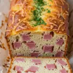 Cake jambon gruyère râpé moelleux doré classique français parfait