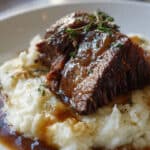 Festin rôti braisé purée pommes terre réconfortant fondant généreux