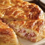 Tourte feuilletée jambon-fromage dorée croustillante généreuse française